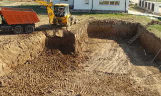 Рытье котлованов под фундамент в Новосибирске – цена от 2564 руб. за м3 | 2Землекопа-Нвс